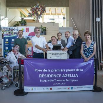 Les participants de la pose de 1ère pierre Azellia