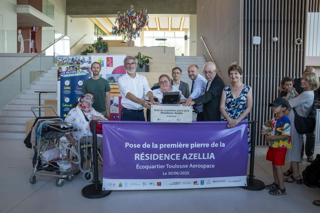 Les participants de la pose de 1ère pierre Azellia